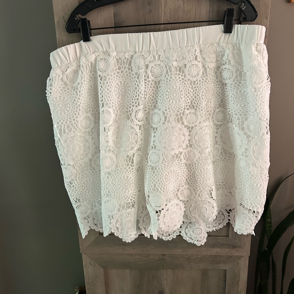 Lace Crochet Shorts - Picture 3 of 4
